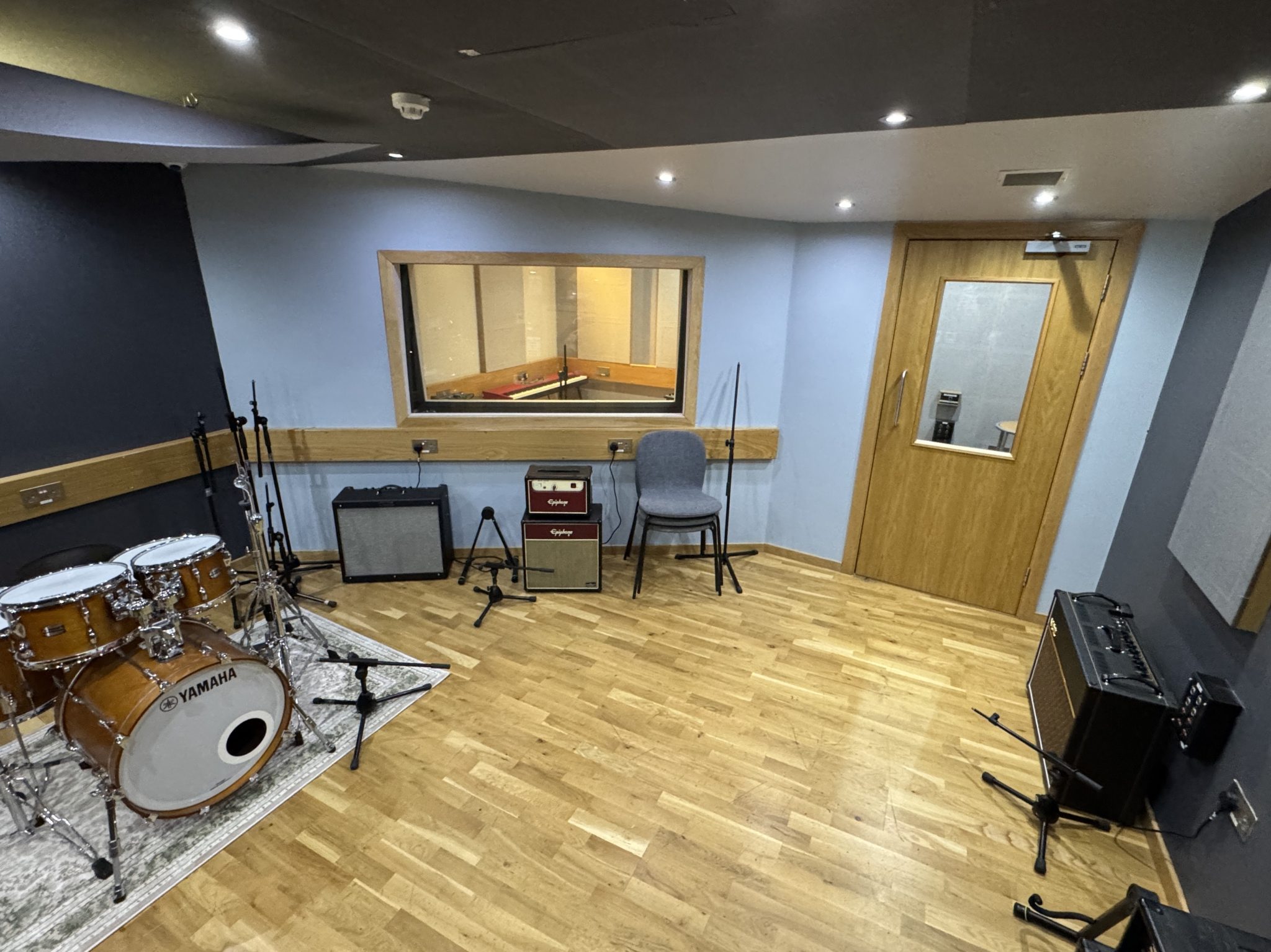 Recording Studio Rrom 422 Recording Studio – Students